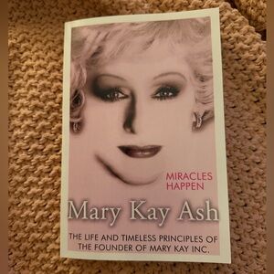 Mary Kay Ash 'Miracles Happen' Book NWT